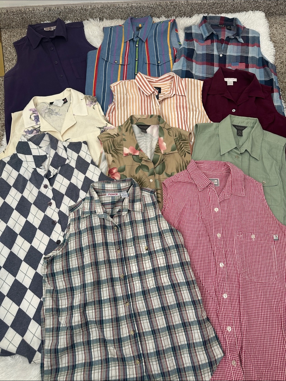 👢 Bundle of 11 Sleeveless Button Up Shorts Size L/ XL